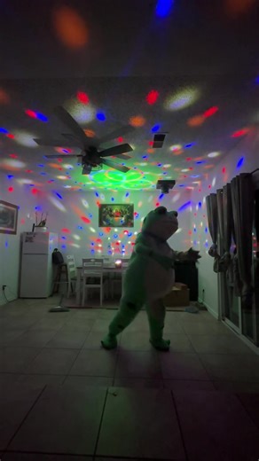 #party #dance #frog #fyp #2010smusic | dance party