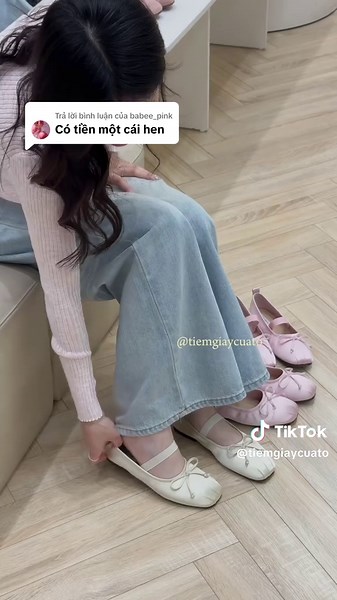 Trả lời @babee_pink hôm nay cậu mang gì 🎀 #tiemgiaycuato #xuhuongtiktok #giaybet #outfit #viral