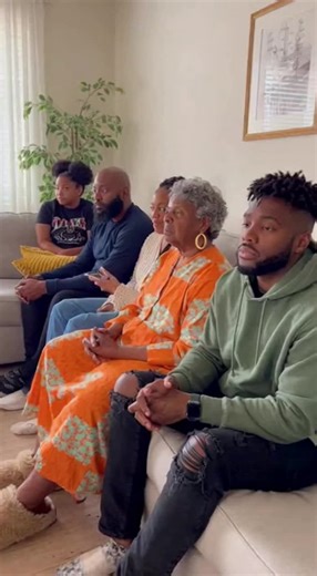 Granny's Silent Comedy Surprise: A Hilarious Moment