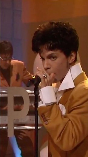 Prince’s 2004 “Musicology” Debut on Jay Leno Was Pure Genius 🔥