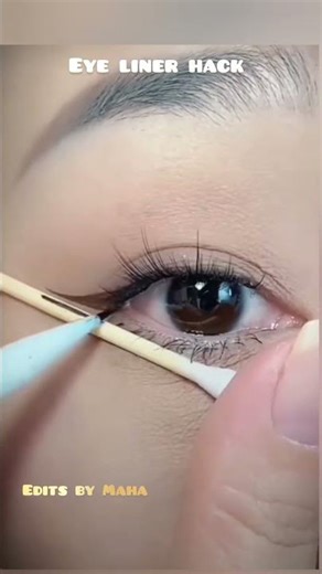 Easy eye liner hack #eyelinertutorial #quick