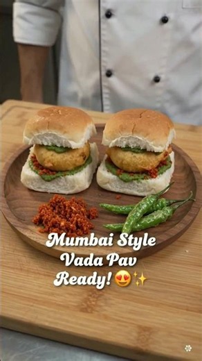 Mumbai Style Vada Pav Recipe, Crispy Batata Vada with Authentic Sukhi Lasun Chutney #vadapav #reels