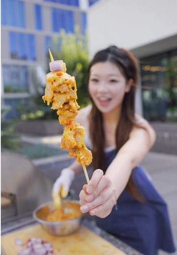 Delicious Honey Sriracha Chicken Skewers Recipe