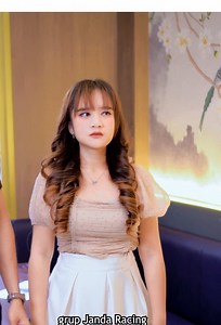 Drama Cinta Arya & Mika: Taruhan Jadi Pelayan