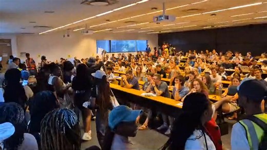 🚨 Stellenbosch University Protests 🚨 Students are protesting over high registration fees, accommodation costs and the deregistration of students with historic debt - calling for urgent action. 🎥 Video: Armand Hough #StellenboschProtests #FeesMustFall #news #westerncape #education #students | Cape Times