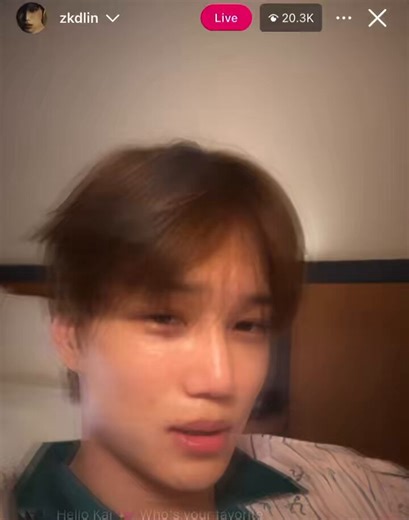 It’s not a filter ! Jongin just ordered a screen protector for the iPhone 16, but accidentally ordered the iPhone 17 one, so the camera looks like this. and he just found out about it 😭