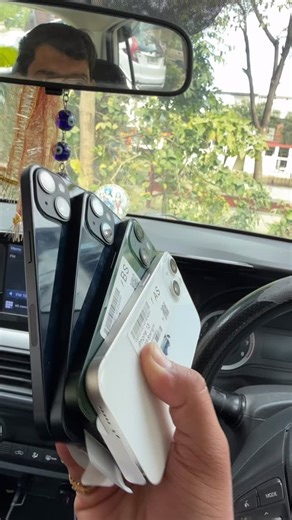 NEW MOBILE HUB on Instagram: "👀 Dekho-Dekho Kya Aaya Hai Hamare Paas! Ji haan — woh model jo kaafi time se short tha, finally back in stock! 😍 📱 iPhone 13 💾 128GB 📦 Demo Unit (Unused) 🎨 Available Colors: • White • Alpine Green • Midnight ✨ Condition: Bilkul brand new — ekdum bulbul ka bachha 🔋 Battery Health: 100% 🛠 Never Repaired | Never Opened 📑 Bill & Data Cable 🛡 1 Month ki Proper Checking Warranty 💰 Price Starting From: 👉🏻 ₹28,999/- only 🔥 ⚠️ Note: 100% condition + 100% batter