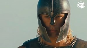 5.8K views · 103 reactions | [#Remember]  La 13 mai 2004 sortait au cinéma le film "Troie", avec Brad Pitt, et Orlando Bloom ! ⚔️  Pour anecdote, Brad Pitt s'est blessé pendant une scène de combat au niveau du talon… Un comble pour celui censé interpréter le célèbre guerrier Achille !  #RFMMatin | RFM - Le Meilleur Des Reveils | Facebook
