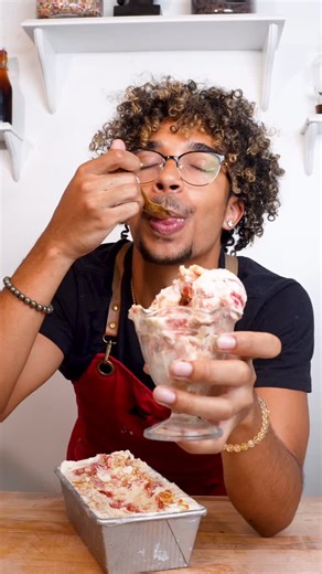 Everything Just Baked ! on Instagram: "No-Churn Strawberry Shortcake Ice Cream🤤🤤 YOU GOT DAIRY QUEEN AT HOME😤 Comment “Recipe” for the full recipe sent straight to your dm! Or click link in bio! 😝 #icecreamrecipe #everythingjustbaked #summerrecipes #baking #strawberryshortcakeicecream"