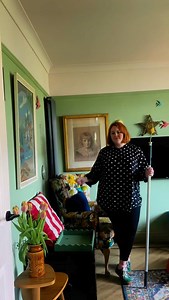 It definitely feels like a them problem to me 😅 I adore my home and I love living here, after all that’s the whole point right, it’s MY home! In exciting news: if you’d like some help and advice on making your house a home, I am going to be starting to offer interior design buddy sessions via my brand new website! I’ll pop the deets on my stories and the link is in my bio :) Stay cool out there today folks, it’s going to be a hot one! Colourful home | quirky home decor | bright bold home | colo