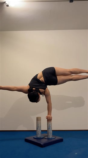 この技に辿りつく初めの1歩のストレッチもLongで投稿しているのでぜひ見てください👀#rickmethod #handstand #handbalance #倒立 #ストレッチ #shorts