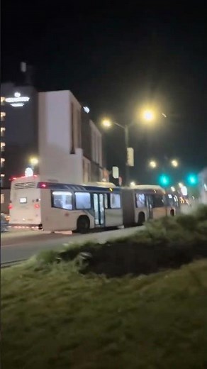 MISSING THE LAST BUS! 🏃💨 | Rare midnight articulated Nova Bus #1864 | Niagara Transit | 2025