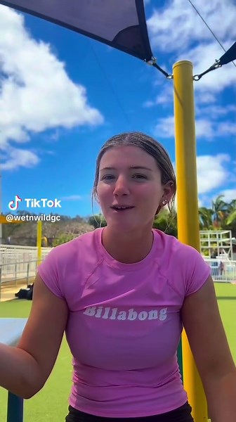 🌊💦 Who’s ready to ride the waves? Take on the FlowRider at #wetnwildgc and show off your best surf skills 🏄‍♂️🔥