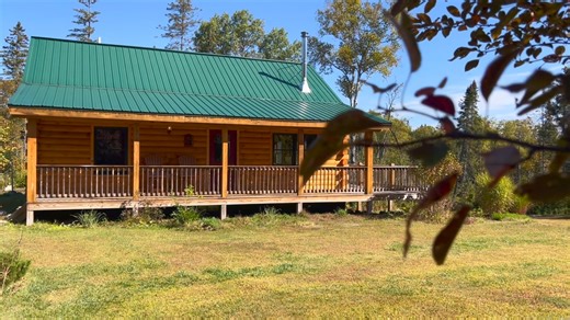 🌲 New Listing – Indian Lake, NY! Dreaming of a year-round log home getaway? This 2BR loft, 2BA stunner sits on 17 private wooded acres with 1,600 ft on Big Brook, ATV trails & paddling access to Lake Abanakee! 🚣‍♀️ 🔥 Soapstone wood stove 🍽 Carrera marble kitchen 🏞 Heated walkout basement 🌅 Porch deck for sunset views 🏔 Deeded lake access & minutes to Gore Mtn & NYS lands! 📍 Indian Lake, NY 📲 Call/Text 518-441-2640 to schedule a showing! 🔑 More than a home—it’s an Adirondack lifestyle. 