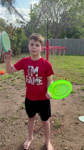 Frisbee vs Disc #frisbee #discgolf #disc #sports #info #beginners #discvsfrisbee #frisbeevsdisc