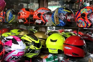 Siapa Sangka! Helm Half Face Punya Kelebihan di Bagian Ini Ketimbang Helm Full Face, Ini Penjelasannya - Gridoto