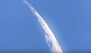 Alien activity on moon? Amateur astronomer spots mysterious UFO hovering above lunar surface