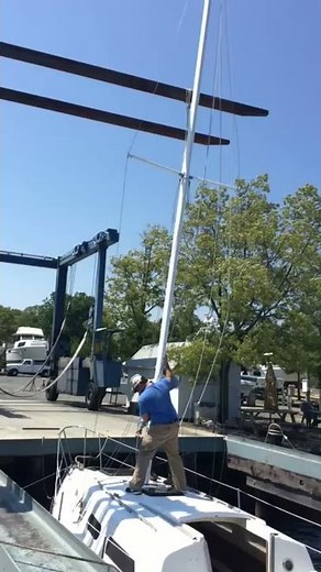 Hunter 27 mast stepping sailboat
