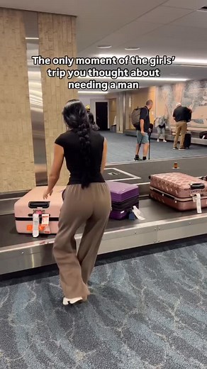 1K views | I learned these tricks from a flight attendant! The best travel hacks ever #flightattendanttips #travelhacks #traveltips #packingtips #lifehack #traveltips #momhack #hacks #airporthacks | Couvelli | Facebook