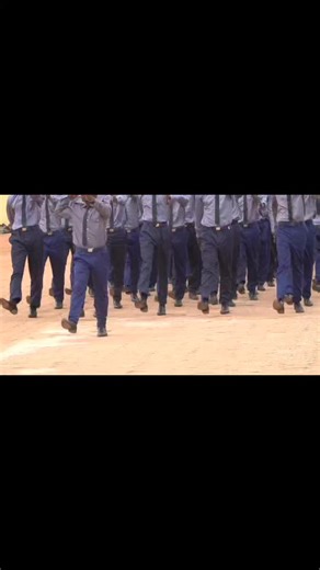 ✨🇨🇮 Le Service Civique : plus qu’une école de formation, une école de vie ! Ici, nous changeons les mentalités, nous forgeons la discipline et nous bâtissons de fiers citoyens prêts à servir la Nation 💪🏽🇨🇮. Grâce à l’encadrement militaire et aux valeurs civiques, chaque stagiaire ressort transformé, plus fort et plus responsable 🔥. 👉🏽 Tu as entre 16 et 35 ans, en bonne santé physique et mentale ? 👉🏽 Tu veux vivre une seconde chance et révéler ton potentiel ? Alors rejoints nos prochai