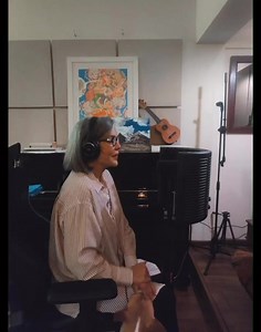 Take a moment and listen to Zeenat Aman’s recitation of ‘Don’t Hesitate’ by Mary Oliver. She put out this soothing and calming video on social media to wish all mothers — 'biological mothers, adoptive mothers, foster mothers, mothers-to-be, those who are struggling to become mothers… and also those who play mothering roles without the validation of being called “ma” ' — a #happymothersday! #zeenataman #poetry #recitation #maryoliver #donthesitate #bollywood #legend | Calcutta Times