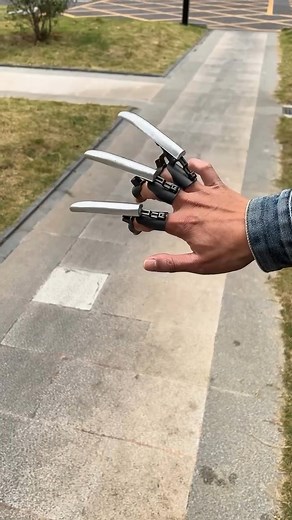 57K views · 210 reactions | ⭐ Product Link in Comments!⭐ Silver Wolf Paws Cosplay Claws, Retractable Finger Cots, Stress Relief, Set of 3 | YTshop | Facebook