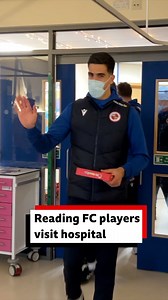 Christmas came early for the Children's ward at the Royal Berkshire Hospital 🎄🎁 Captain Lewis Wing and some of his teammates at Reading Football Club went to spread some festive joy! #ReadingFC #royalberkshirehospital #RBH | BBC Berkshire