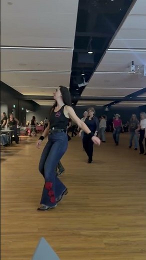 Êtes-vous capables de suivre cette danse?