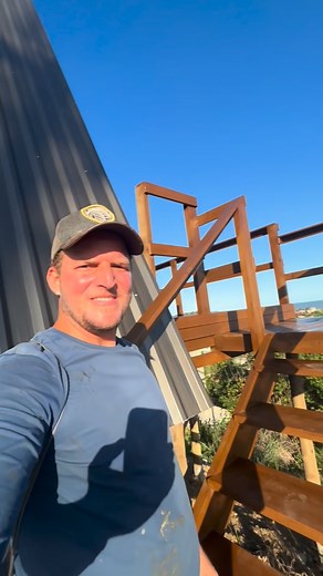 2K views · 798 reactions | Para quem tiver paciência… e estava ansioso pra ver o resultado final deste Chale de mais 87m2 construídos… está aí uma filmagem de 2:40min | Click Carpintaria | Facebook