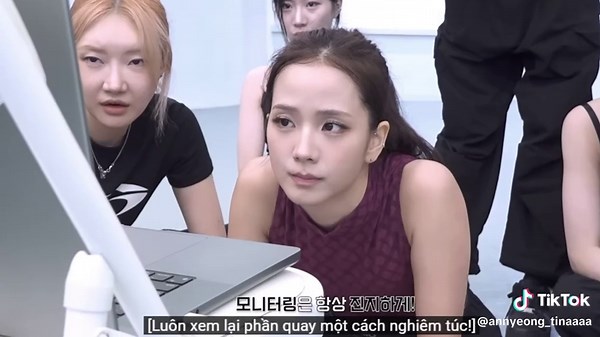 JISOO's Earthquake Dance Practice Behind the Scenes