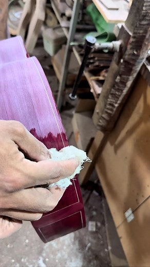 Processo de verniz na viola caipira em roxinho com tampo em aberto alemão! | ER Luthier