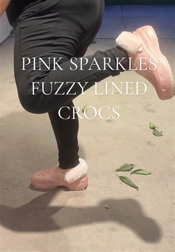 These crocs are fuzzy lined. They run true to size maybe even a little bit oversized there’s multiple colors. I’m absolutely loving these grab them while you can. I feel like the glitter ones like this and the fuzzy are a Christmas special only. #crocs #fuzzycrocs #glitter #pink #tiktokshopblackfriday