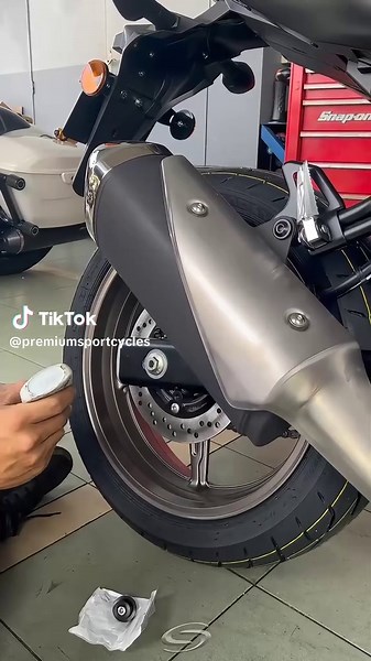 Suzuki SV650 Bobbin Service ASMR Experience