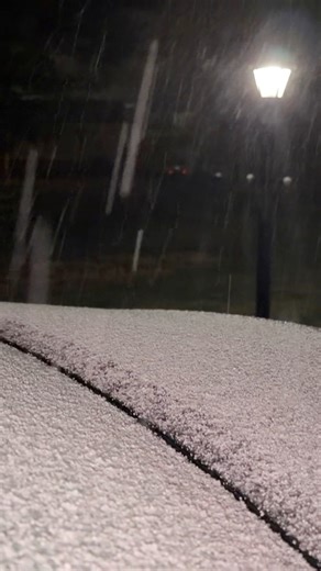 First snow of the season moments ago in Abingdon VA!! Dusting on vehicles.. -TWAC1 | Tri-Cities Weather & Alert Crew
