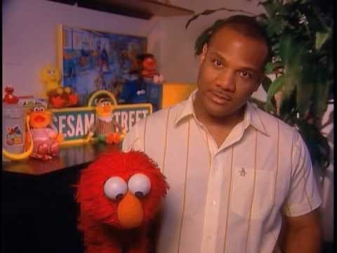 Kevin Clash discusses working with Elmo - EMMYTVLEGENDS.ORG