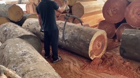 Mastering Woodturning on a Giant Lathe