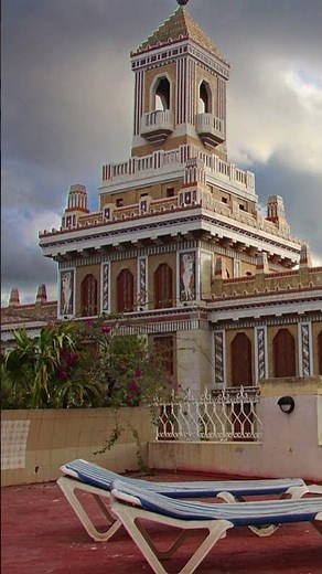 The Bacardi Building: 😉 Cuba's Art Deco Jewel