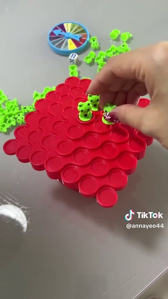 Bonding activity 😍🥰😇 Balancing Game ～～～ #game #bonding #kids #sgbrandweek #createtowin #weeklywedrush #tiktokshopsg