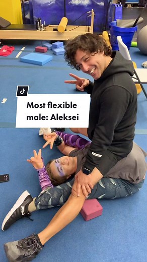 Aleksei @galexey94 does this every day before his act… he is so impressive and such a sweet guy 🥰 #cirquedusoleil #luzia #contortion #flexibleguy