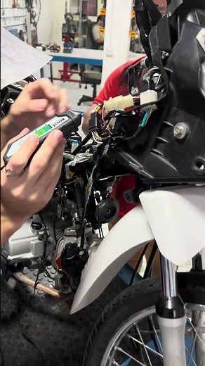 Step-by-step electrical lesson.