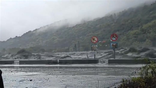 14 dead and 18 injured after #TyphoonRagasa’s outer circulation triggers catastrophic flooding in #Taiwan.​ A bridge in Hualien collapsed as a landslide-dammed lake overflowed. | Shanghai Daily 上海日报