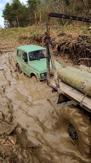RC Suzuki Samurai gets stuck and rescued by ZIL-157 #suzukisamurai #rcscale #wpl