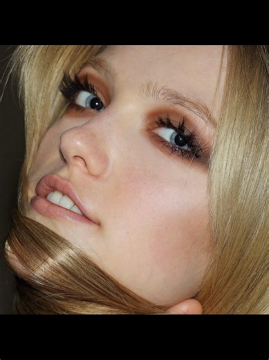 Vlada Rosliakova: Emerging Beauty Model