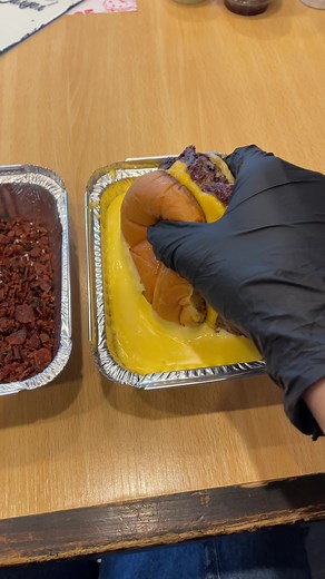 Delicious Burgers at Garage Burger UY