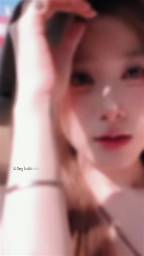 Đừng chạm vào những nỗi đau vốn dĩ đã ngủ quên… Thương nhỏ dữ tai bay vạ gió lúc nào cũng bị lôi vô những drm người khác. Cứ như thế này sao flop được e ơi😃 Lào thị YiYi ko sai đx😌#tworld015 #yiyi #idollive