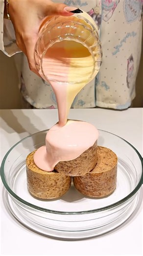 11K views · 43 reactions | Guava Cream Cake 襤 Can you find me something more delicious and satisfying than this?﫠 #guavacreamcake #creamcake #cake #desserts #instafood | Chae Won | Facebook