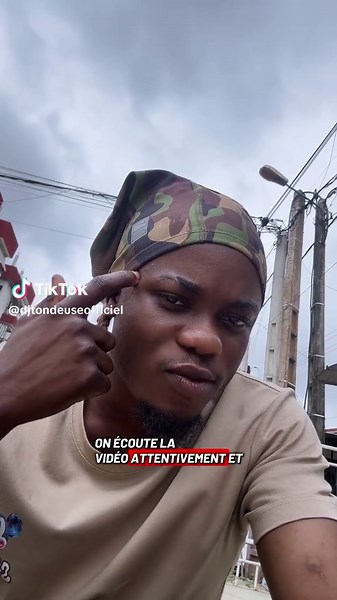 Un client qui donne son avis sur Dj tondeuse et explique son mécontentement en vers les coiffeurs #coiffeur #client #pourtoii #tondeuse #barber