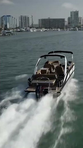 Harris Joystick Piloting | The Luxury Pontoon