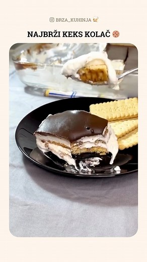 379K views · 3.1K reactions | ⚡️ Želiš desert spreman za tren – bez komplikacija? 癩 Ovaj recept za najbrži keks kolač je savršen: jednostavan, ukusan i gotov u čas!   Detaljan recept je u komentaru  | Recept dana | Facebook