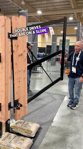 Uphill Lifting Hinge Gates! #gates #fencing #landscaping